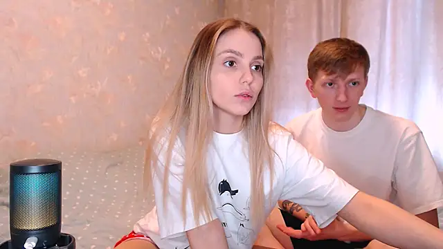 juliaanddima online show from March 2, 7:59 am