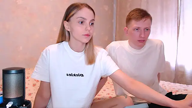 juliaanddima online show from April 22, 8:21 am