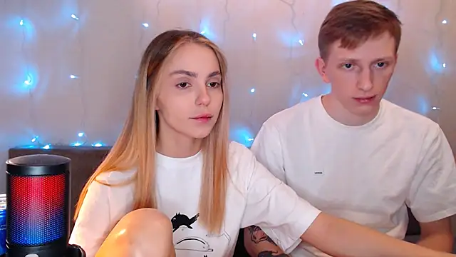 juliaanddima online show from October 3, 10:00 pm