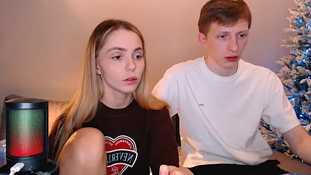 juliaanddima online show from December 18, 10:24 pm