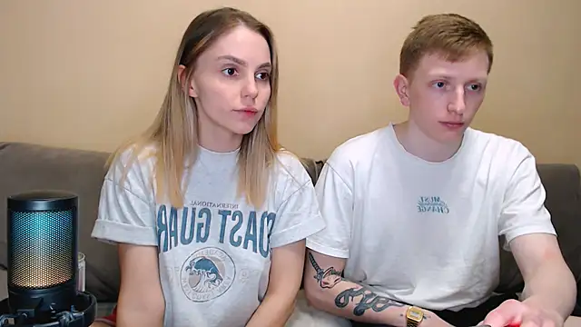 juliaanddima online show from May 7, 9:29 pm