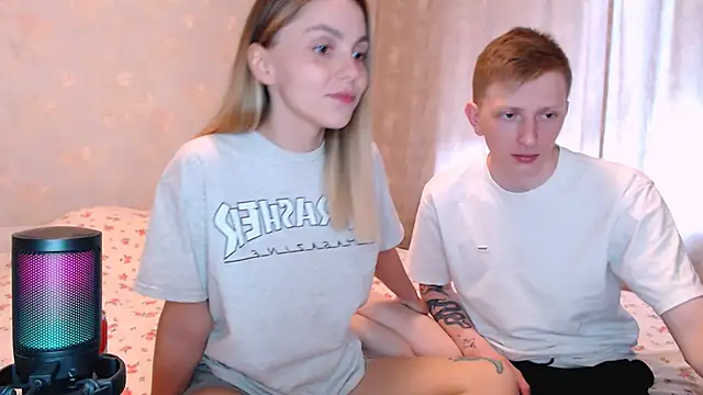 juliaanddima online show from June 24, 7:18 am