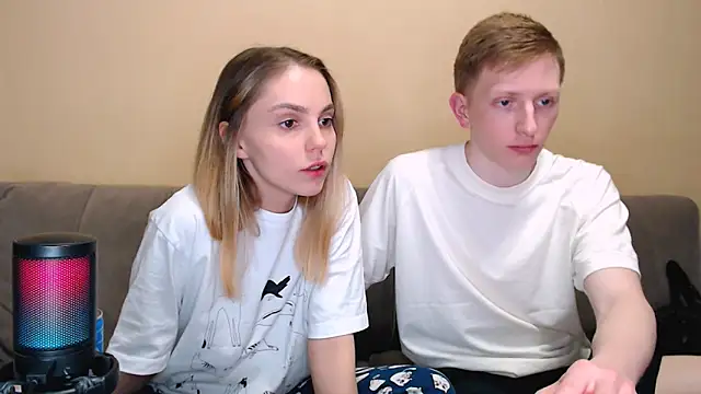 juliaanddima online show from May 10, 10:22 pm
