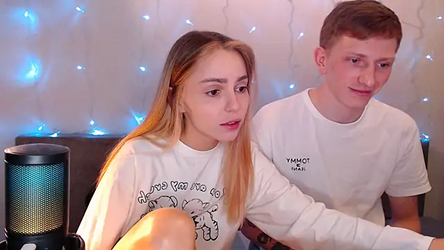 Snapshot of juliaanddima chatting on September 27, 9:21 pm juliaanddima online show from September 27, 9:21 pm