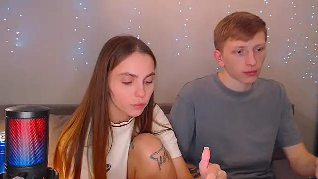juliaanddima online show from March 12, 8:52 pm