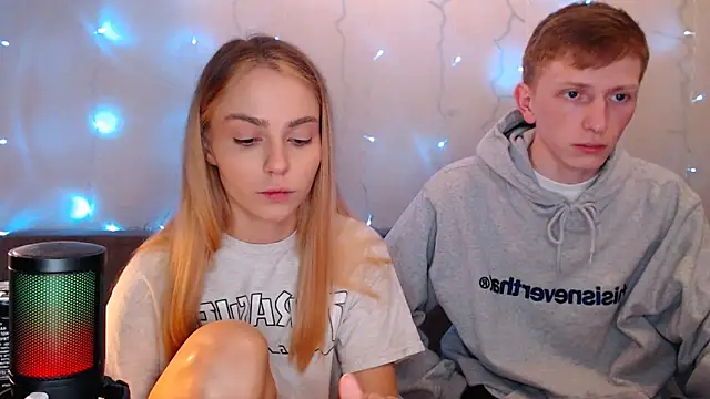 juliaanddima online show from September 25, 10:05 pm