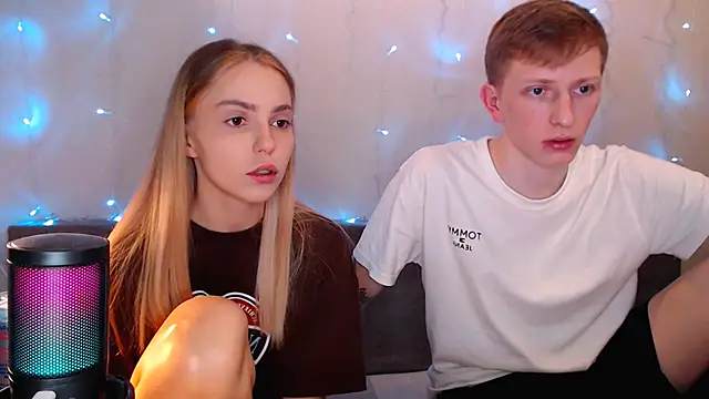 juliaanddima online show from October 2, 10:46 pm