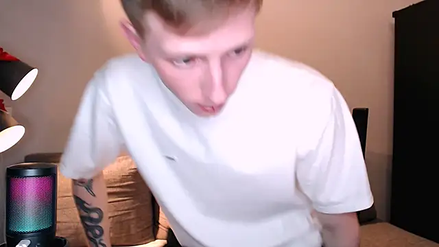 Snapshot of juliaanddima chatting on December 1, 9:15 pm juliaanddima online show from December 1, 9:15 pm