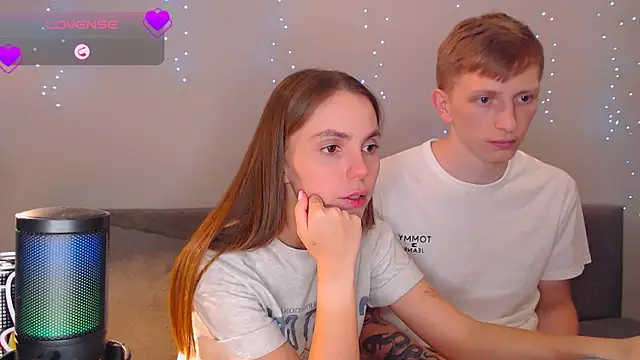 juliaanddima online show from March 2, 12:42 am