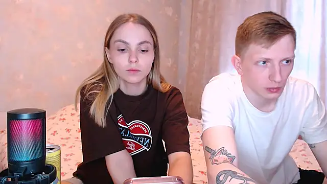 juliaanddima online show from June 19, 8:42 am