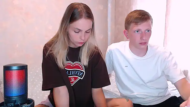 juliaanddima online show from July 17, 7:38 am