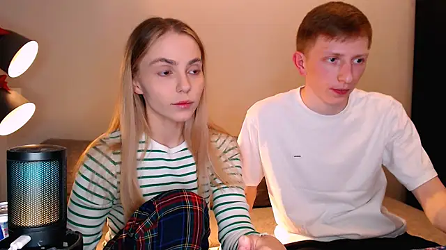 Snapshot of juliaanddima chatting on November 22, 9:46 pm juliaanddima online show from November 22, 9:46 pm