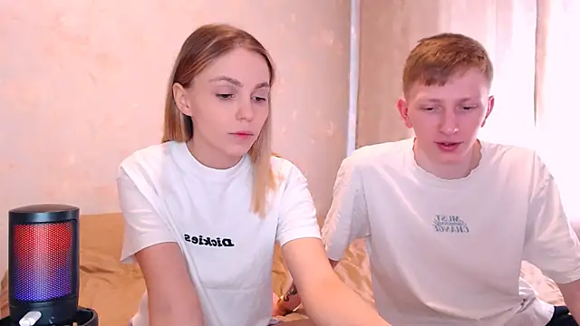 juliaanddima online show from March 18, 7:22 am