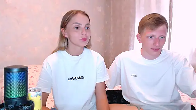 juliaanddima online show from July 13, 8:02 am