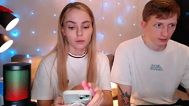 juliaanddima online show from October 17, 9:49 pm