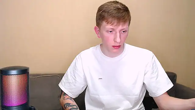 juliaanddima online show from February 8, 10:40 pm