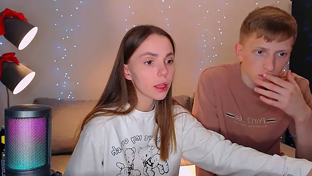 juliaanddima online show from February 14, 1:02 am
