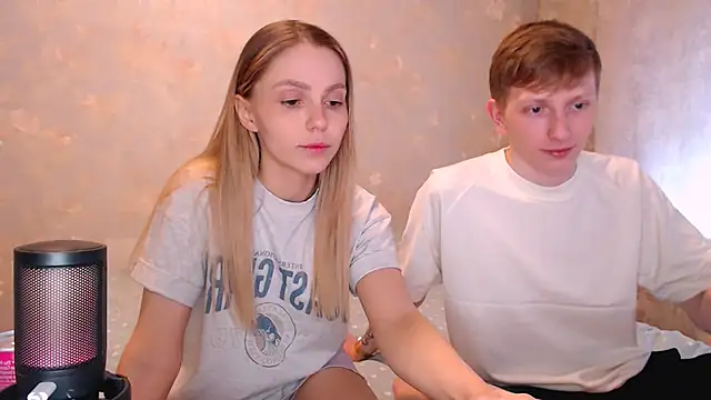 juliaanddima online show from February 20, 7:10 am