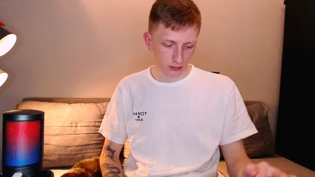 Snapshot of juliaanddima chatting on October 28, 10:31 pm juliaanddima online show from October 28, 10:31 pm