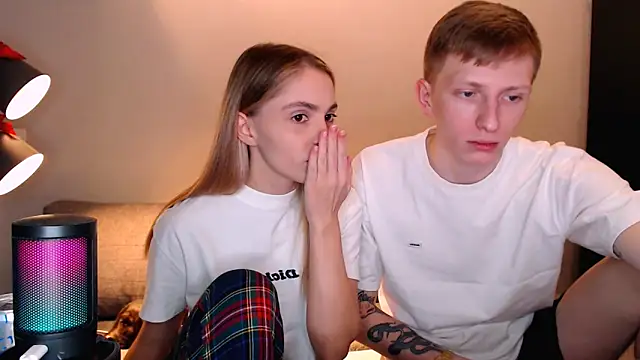 Snapshot of juliaanddima chatting on November 15, 9:52 pm juliaanddima online show from November 15, 9:52 pm