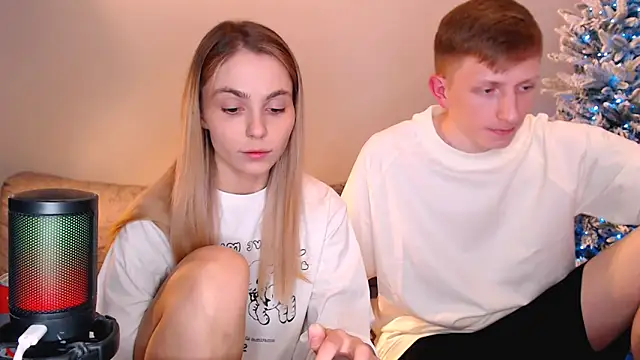 juliaanddima online show from January 11, 9:44 pm