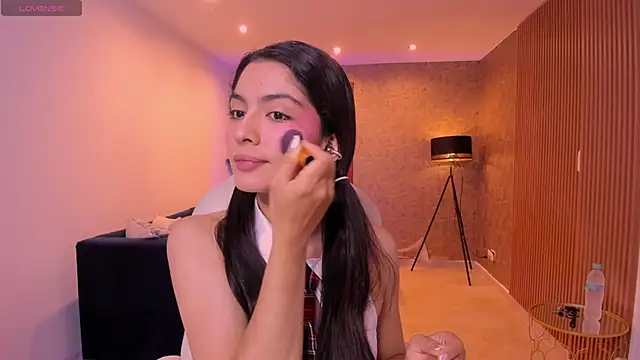 miiaa evans online show from October 21, 10:36 am