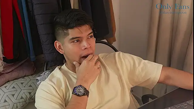 Snapshot of David_capizzi_ chatting on December 8, 5:11 pm David capizzi  online show from December 8, 5:11 pm