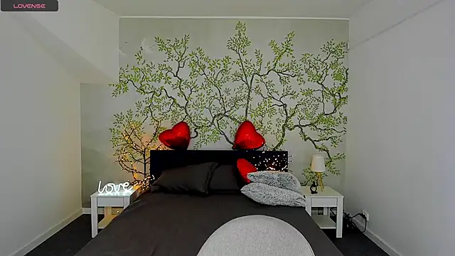 Linda EX online show from March 15, 8:10 pm