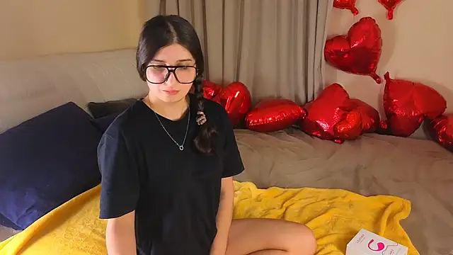 Linda EX online show from February 28, 7:24 pm