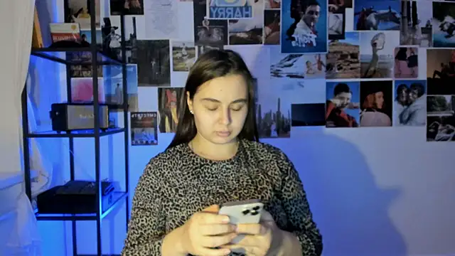 Snapshot of Tenderalise chatting on December 11, 6:20 pm Tenderalise online show from December 11, 6:20 pm