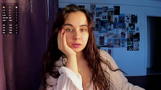 Snapshot of Tenderalise chatting on January 9, 8:22 pm Tenderalise online show from January 9, 8:22 pm