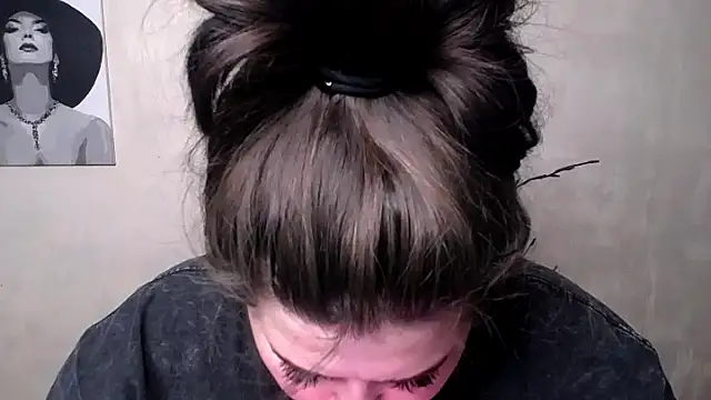 Emily Mo online show from September 18, 5:21 am