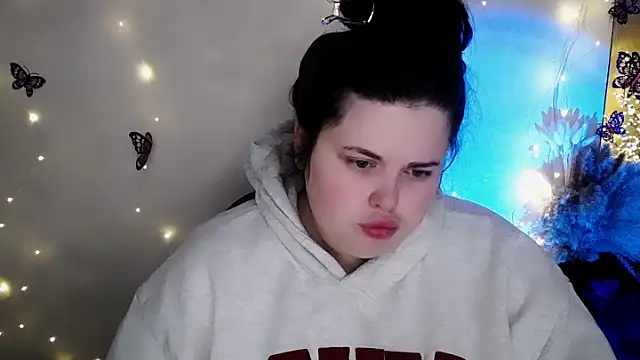 Emily Mo online show from February 6, 6:53 am