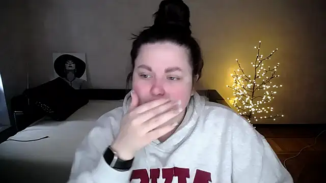 Emily Mo online show from April 17, 6:05 am