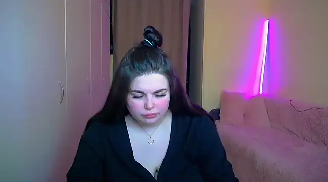 Emily Mo online show from March 9, 9:24 am