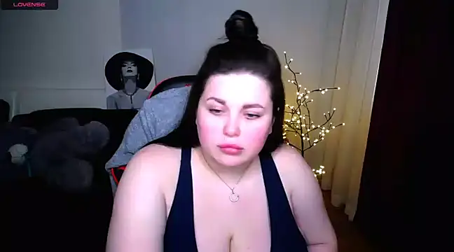 Emily Mo online show from March 4, 9:40 am