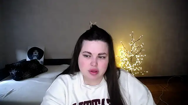 Emily Mo online show from April 3, 6:09 am