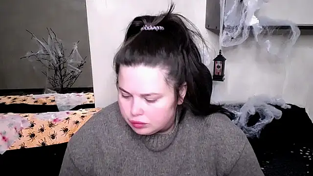 Snapshot of Emily_Mo chatting on October 29, 6:56 am Emily Mo online show from October 29, 6:56 am