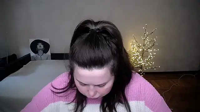 Emily Mo online show from April 26, 6:43 am