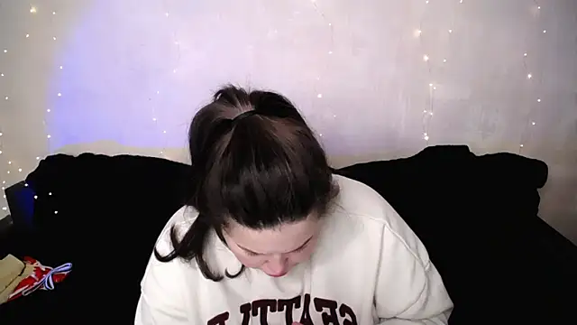 Emily Mo online show from March 1, 6:46 am