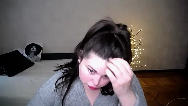 Emily Mo online show from April 9, 5:42 am