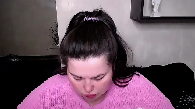 Emily Mo online show from October 19, 5:43 am