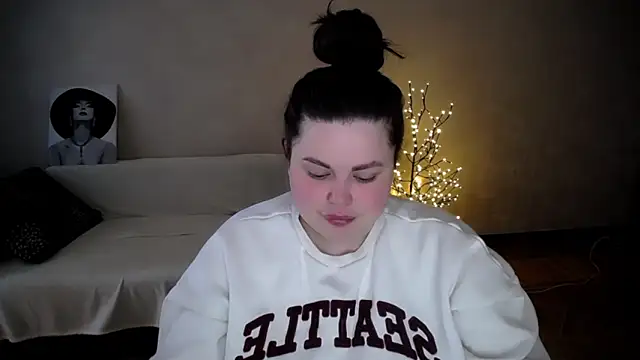 Emily Mo online show from May 28, 5:37 am