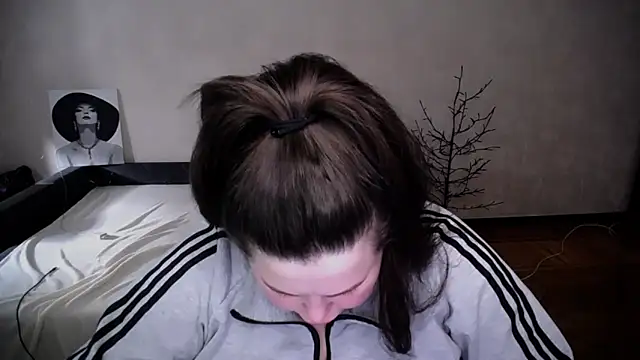 Emily Mo online show from April 23, 5:58 am