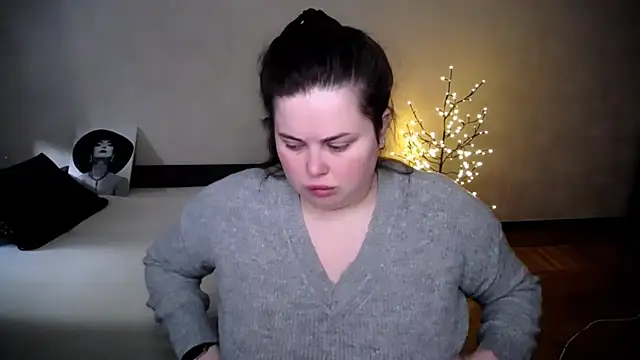 Emily Mo online show from April 8, 6:04 am