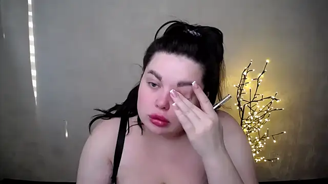 Snapshot of Emily_Mo chatting on November 14, 6:39 am Emily Mo online show from November 14, 6:39 am