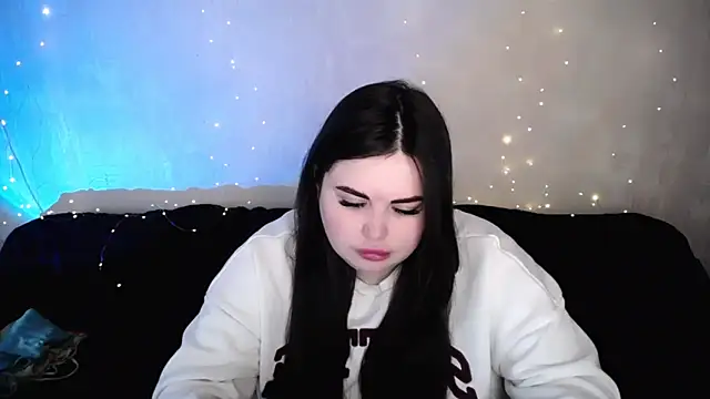 Emily Mo online show from March 3, 7:15 am