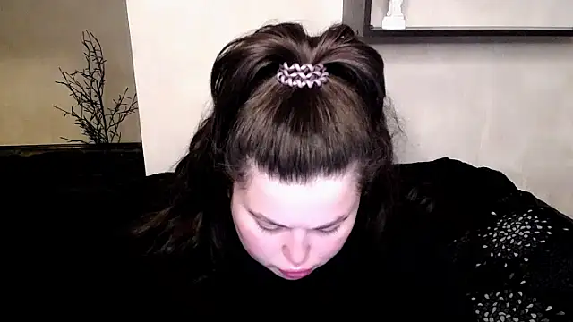 Snapshot of Emily_Mo chatting on November 11, 6:30 am Emily Mo online show from November 11, 6:30 am