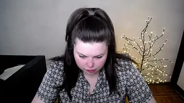 Emily Mo online show from May 13, 5:47 am