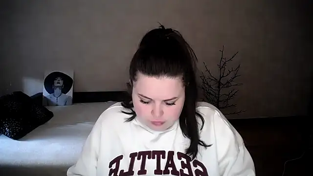 Emily Mo online show from April 5, 5:36 am